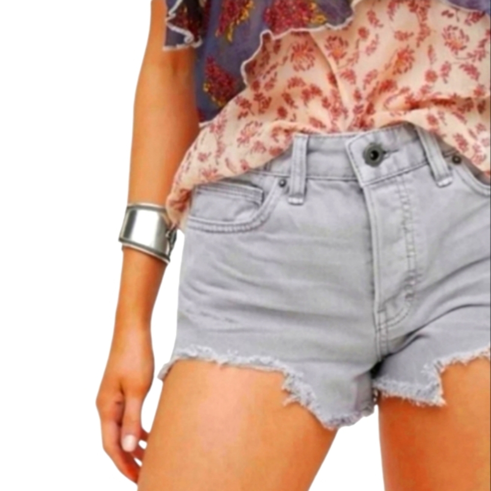 Free People Distressed Frayed Denim Shorts Gray Button Front Size 29